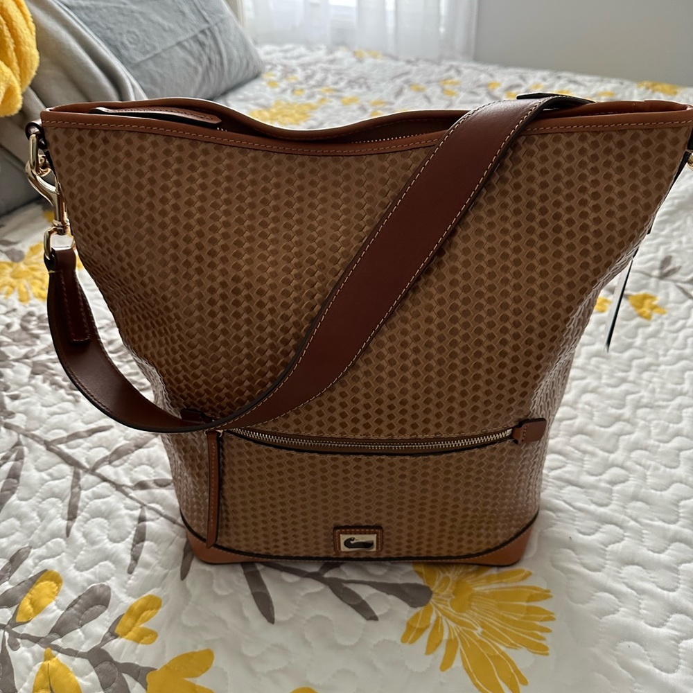 NWT Dooney and Bourke Camden tan leather woven handbag